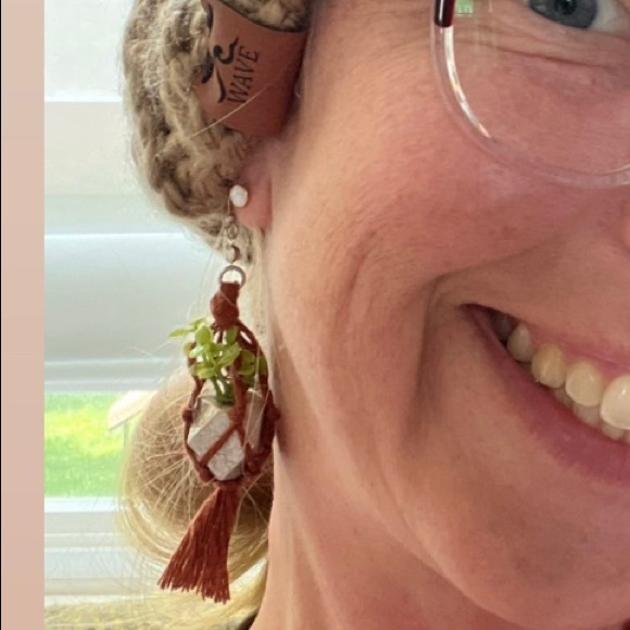 Plantmama earrings-miniature planter earrings. Super lightweight & customizable. - Picture 4 of 10